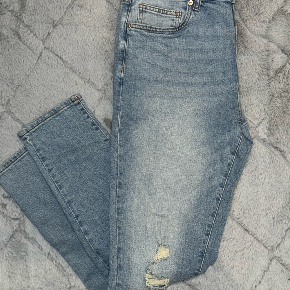 Fashion Nova Blue Skinny Jeans with Distressed Detailing - Picture 3 of 6